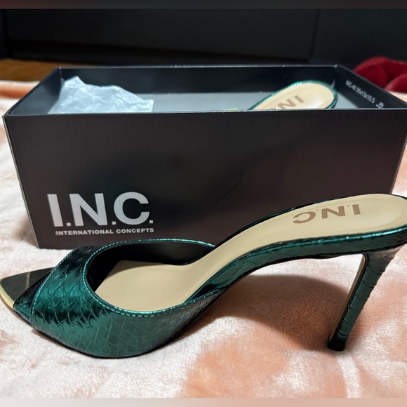 INC Women's Green High Heel Sandals - Picture 7 of 7